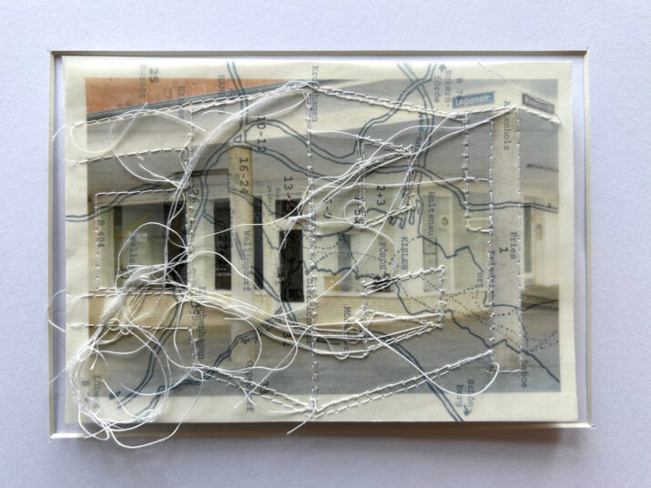 Lena Schmidt: ohne Titel (N.N. II);
Edition Kunstraum B 2025;
Collage, Zeichnung, Stickerei; Gesamtmaße inkl. weißer Objektrahmen 18x24 cm